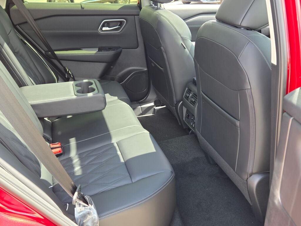 New 2026 Scarlet Ember Tintcoat Nissan Platinum image 8