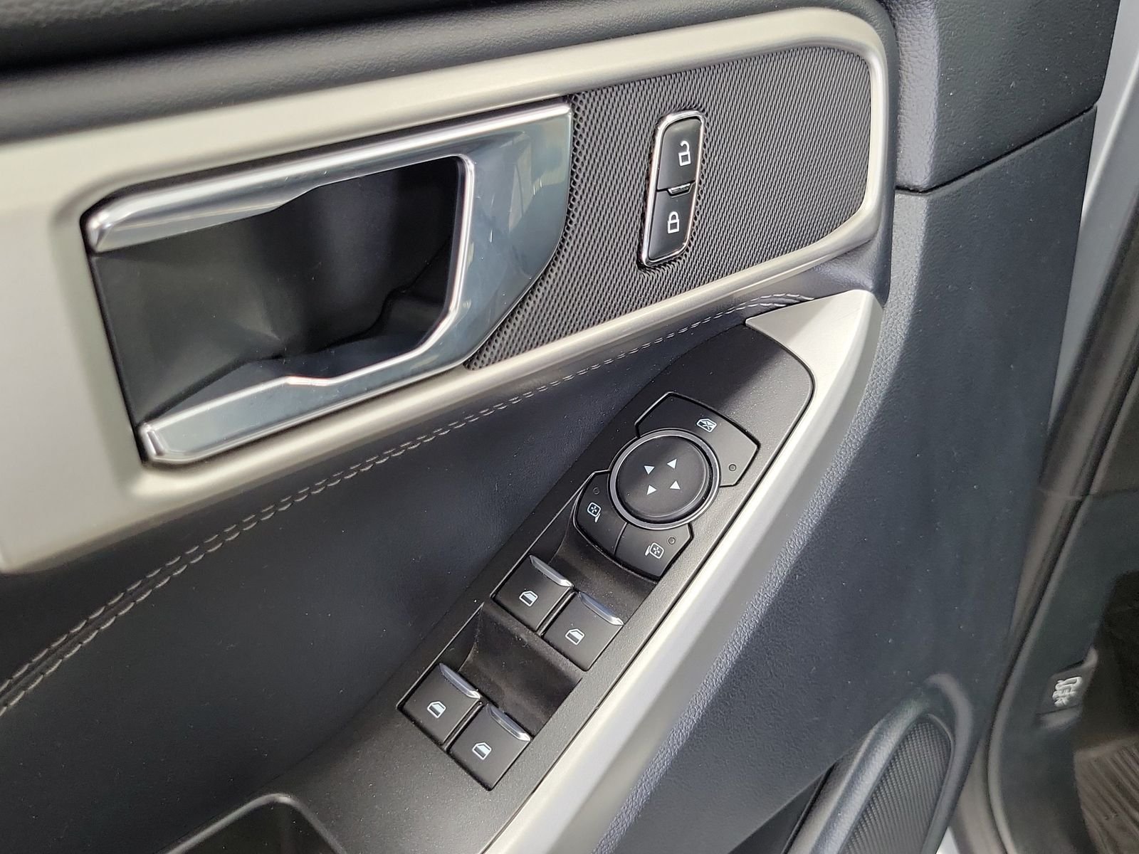 Used 2020 Silver Ford XLT image 7