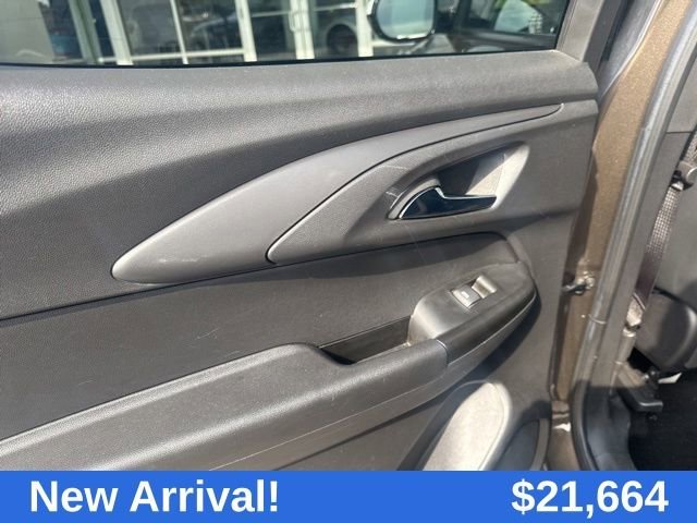 Used 2022 Zeus Bronze Metallic Chevrolet ACTIV image 32
