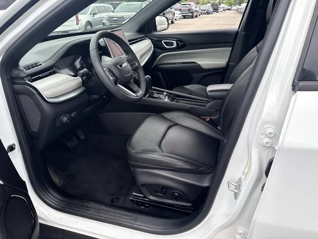 Used 2025 White Jeep Limited image 24