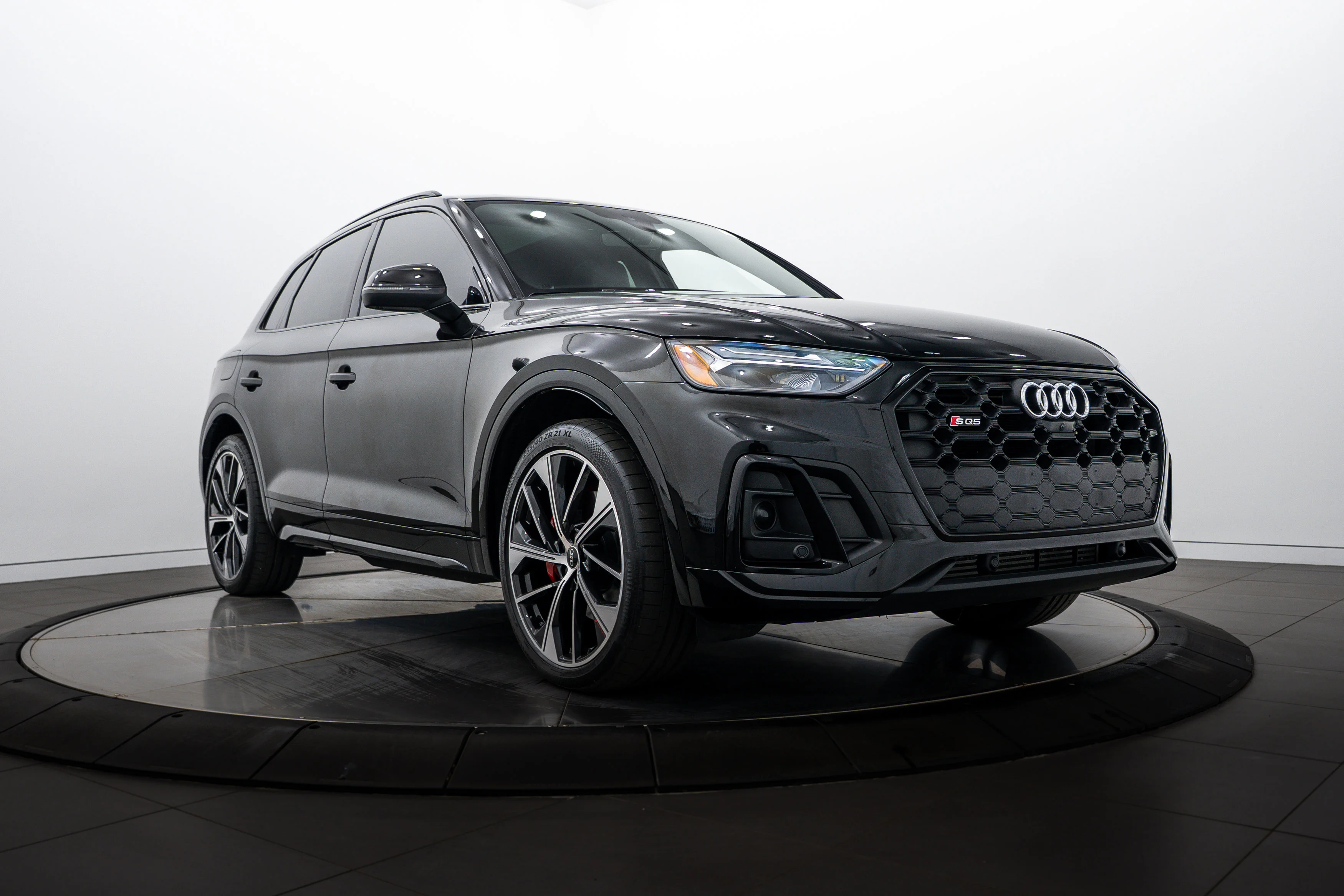 2023 Audi SQ5 Premium Plus's photo