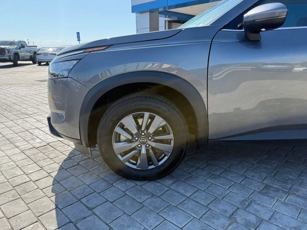 Used 2024 Gray Nissan SV image 5