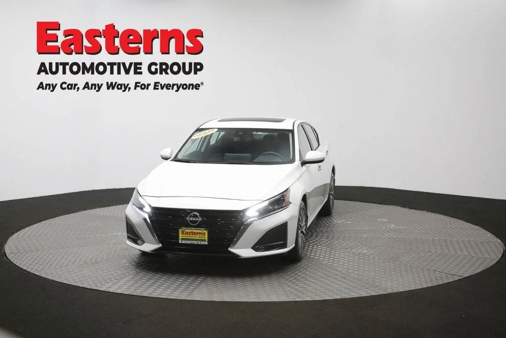 Used 2023 White Nissan 2.5 SV image 56