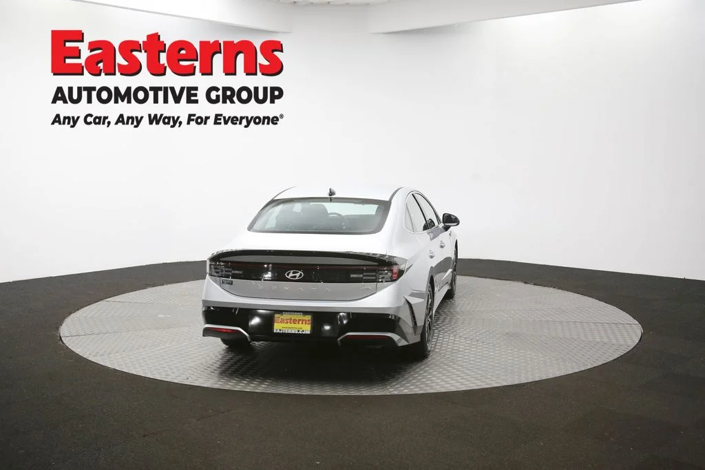 Used 2024 Silver Hyundai SEL image 34