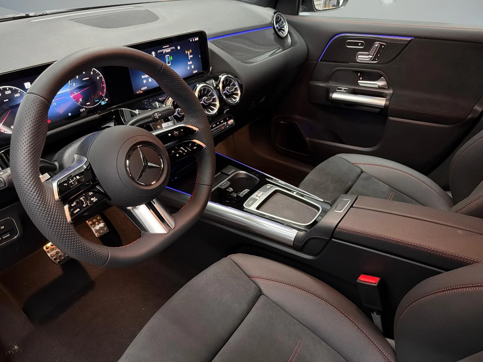 Used 2026 Grey Mercedes-Benz GLA 250 4MATIC SUV image 10