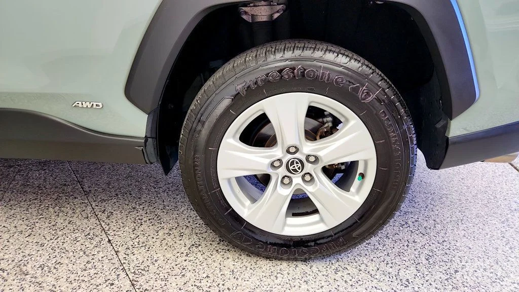 Used 2021 Lunar Rock Toyota Hybrid XLE AWD w/ Weather Package image 9