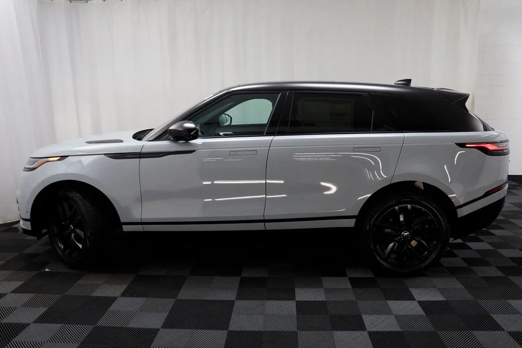 New 2026 Gray Land Rover Dynamic SE image 5