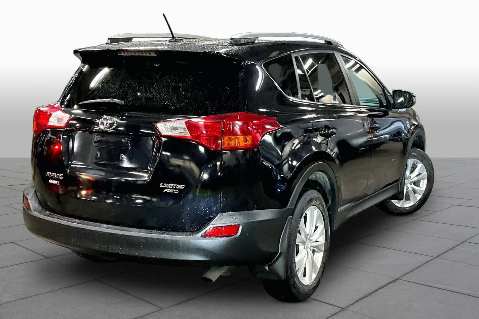Used 2015 Black Toyota Limited image 13