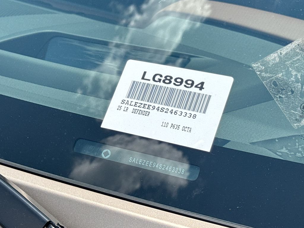 Used 2025  Land Rover OCTA image 16
