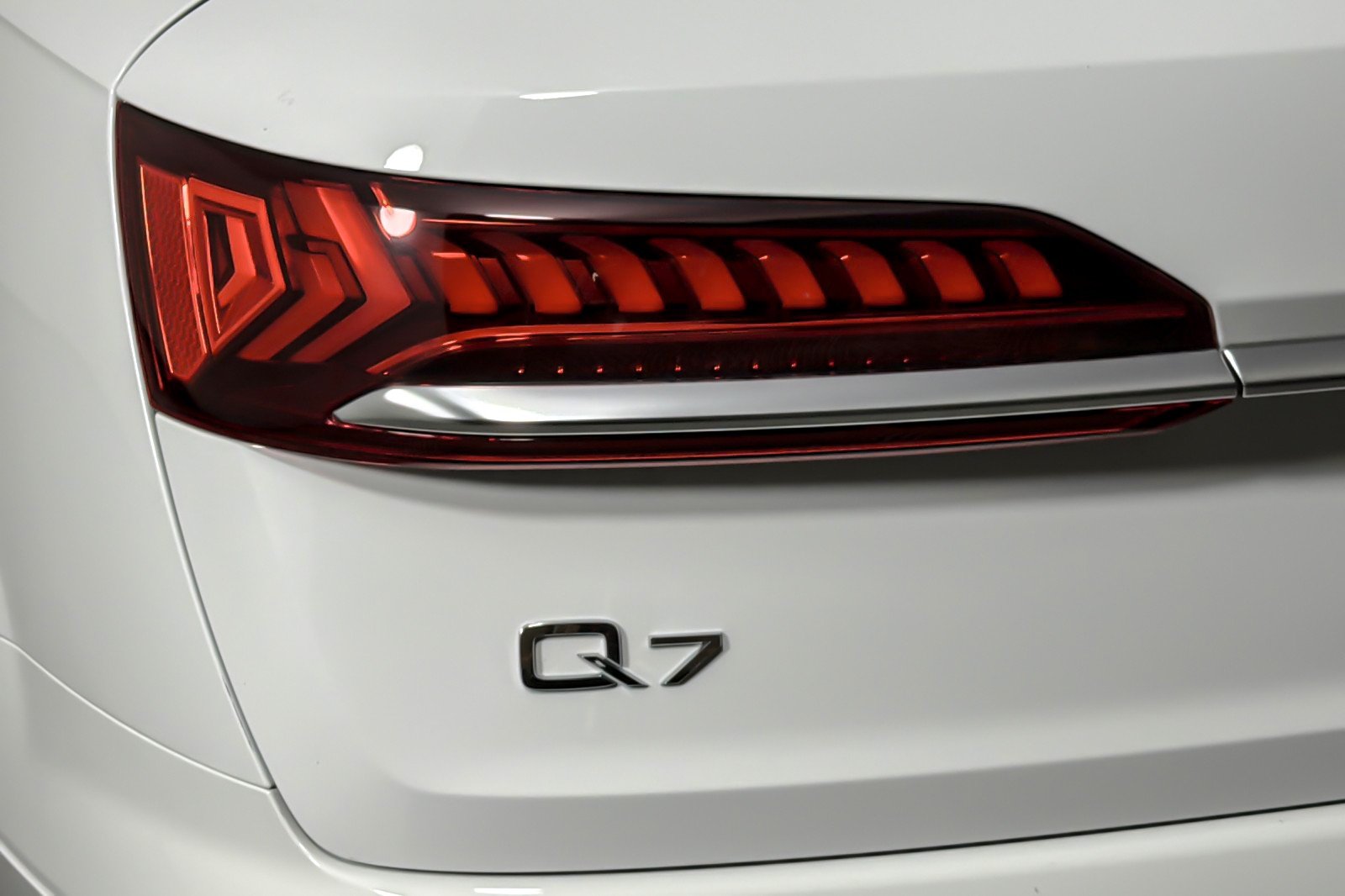 Used 2023 Carrara White Audi Premium Plus 45 TFSI quattro image 27