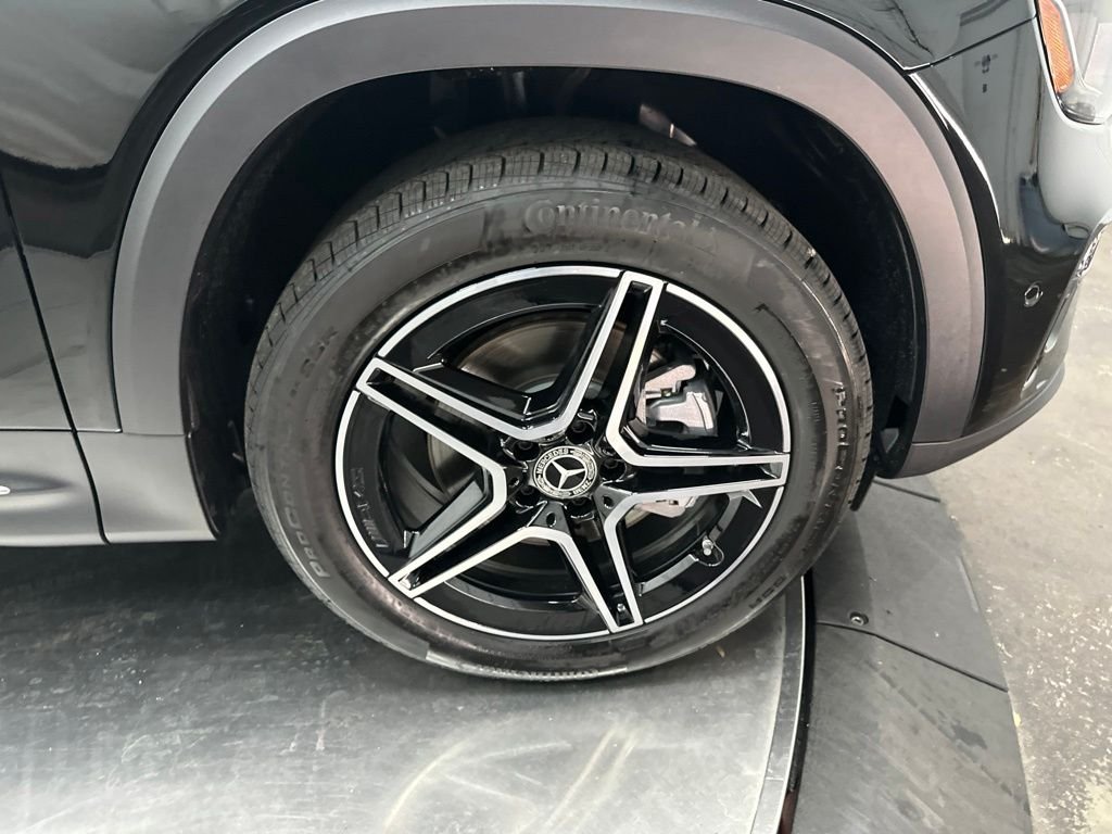 New 2026 Night Black Mercedes-Benz GLB 250 image 9