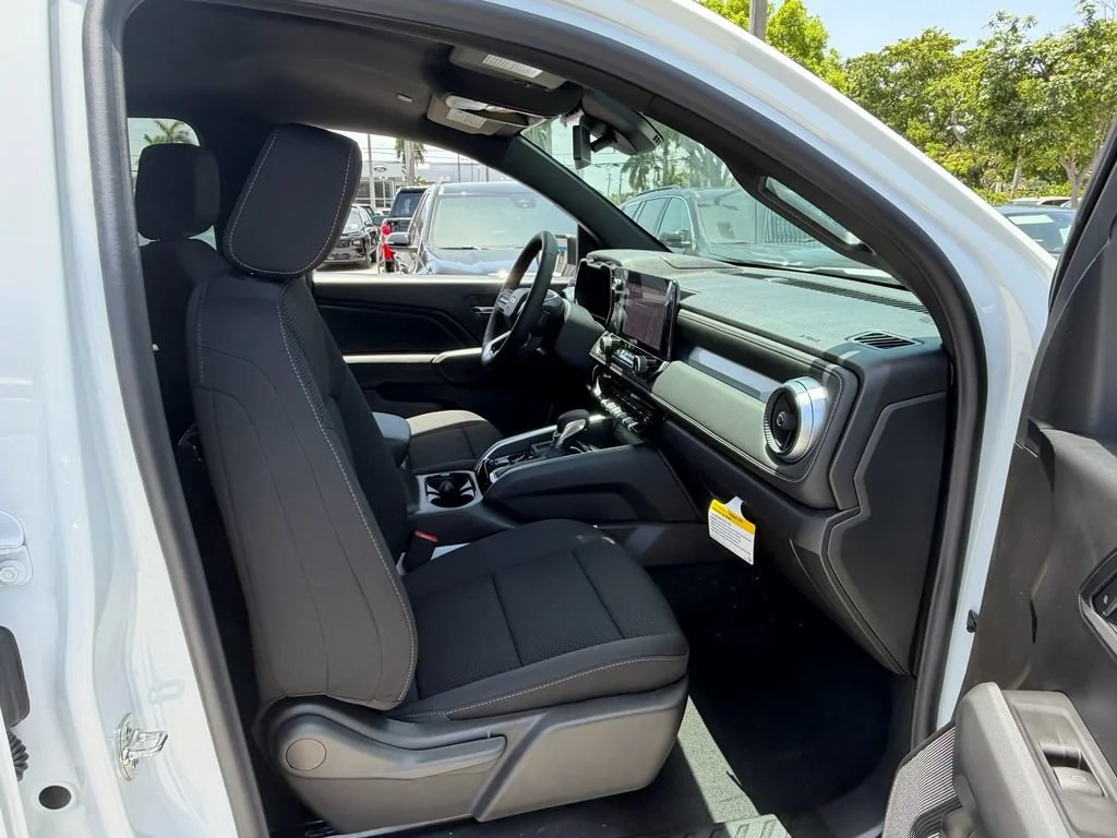 2026 Chevrolet Colorado LT - Photo 6