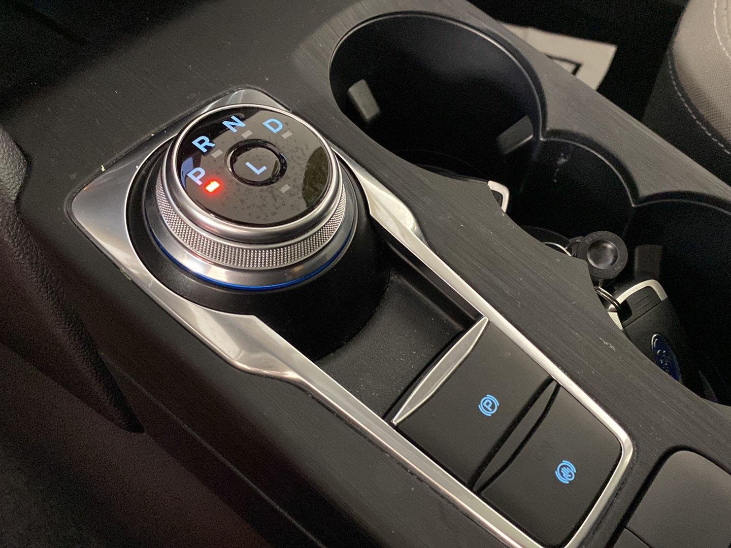 Used 2021 Red Metallic Ford SE image 18