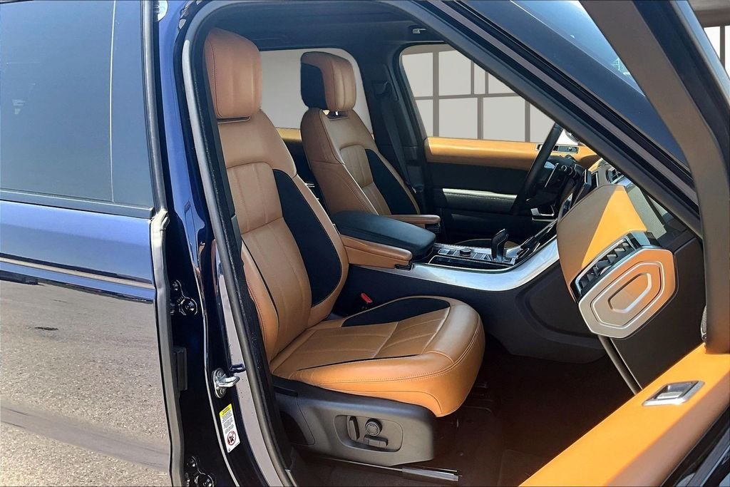Used 2022 Blue Land Rover HSE Dynamic image 7