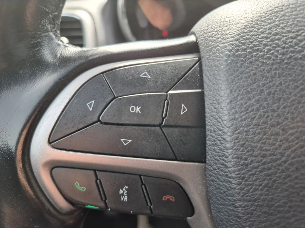 Used 2020 Silver Jeep Limited image 17