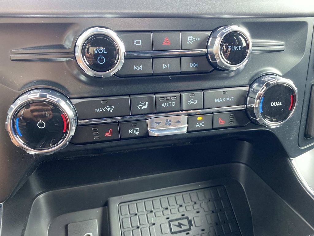 New 2026 Oxford White Ford XLT image 17