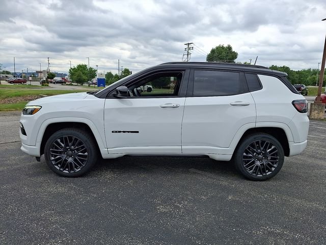 Used 2022 White Jeep Limited image 6