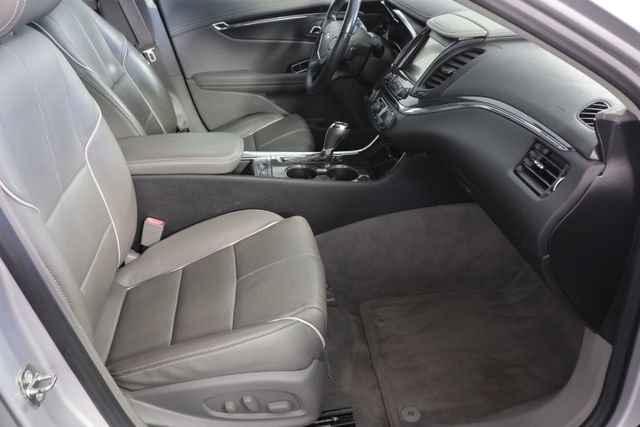 Used 2015 Silver Chevrolet LTZ image 22