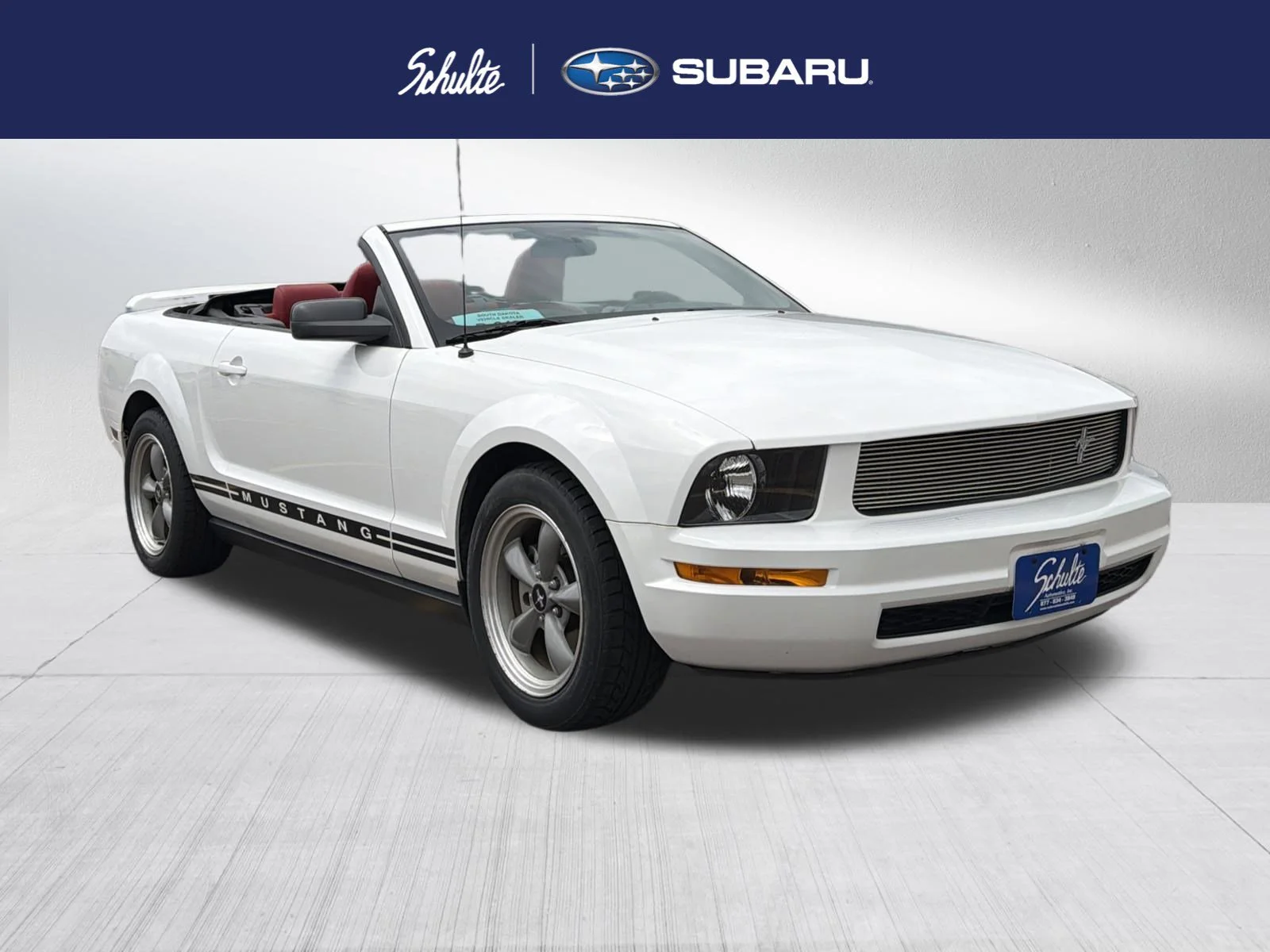 Used 2006 White Ford Standard image 1