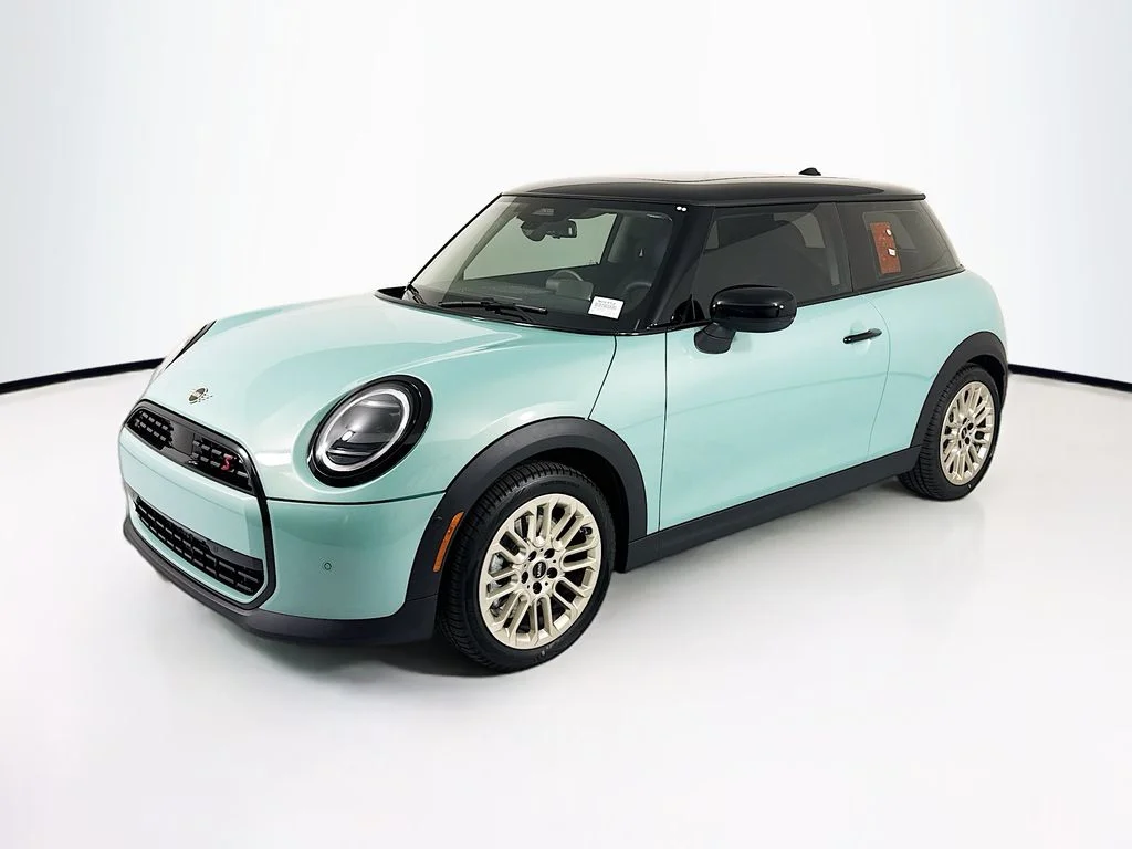2026 MINI Hardtop Cooper S Signature's photo