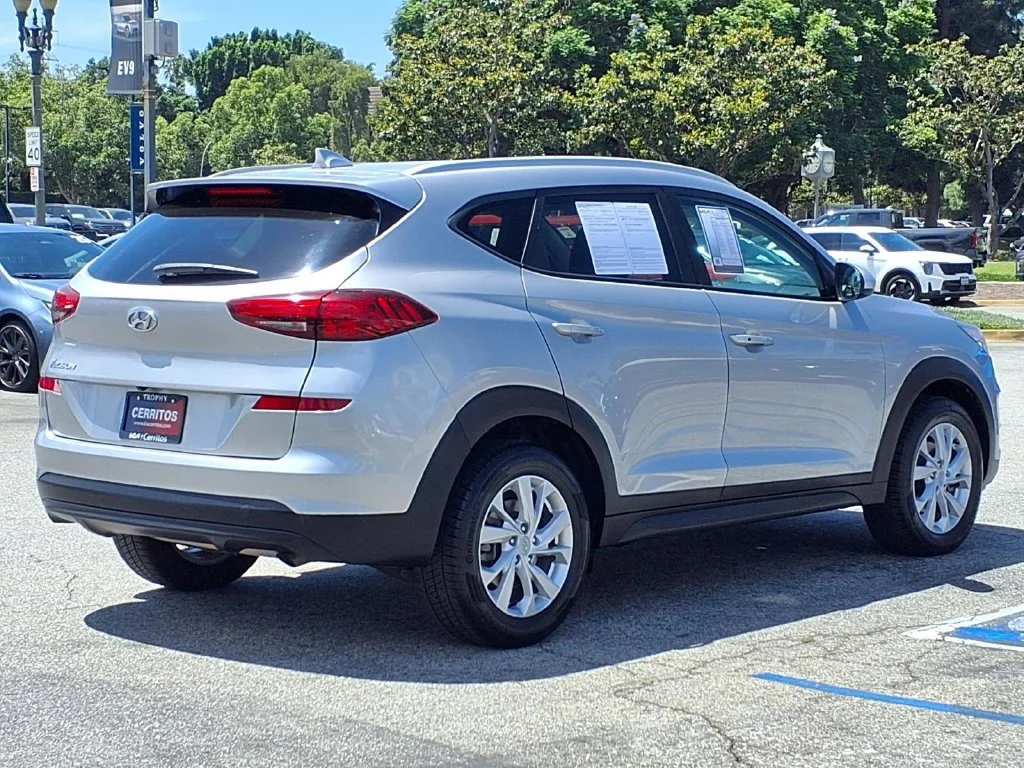 Used 2020 Silver Hyundai Value image 5