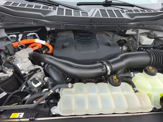 Used 2021 White Ford Lariat image 20
