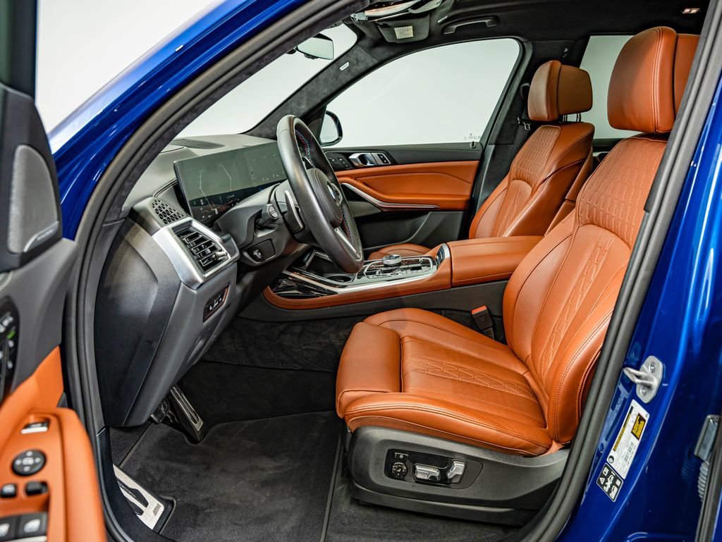 Used 2026 Marina Bay Blue Metallic BMW M60i image 32