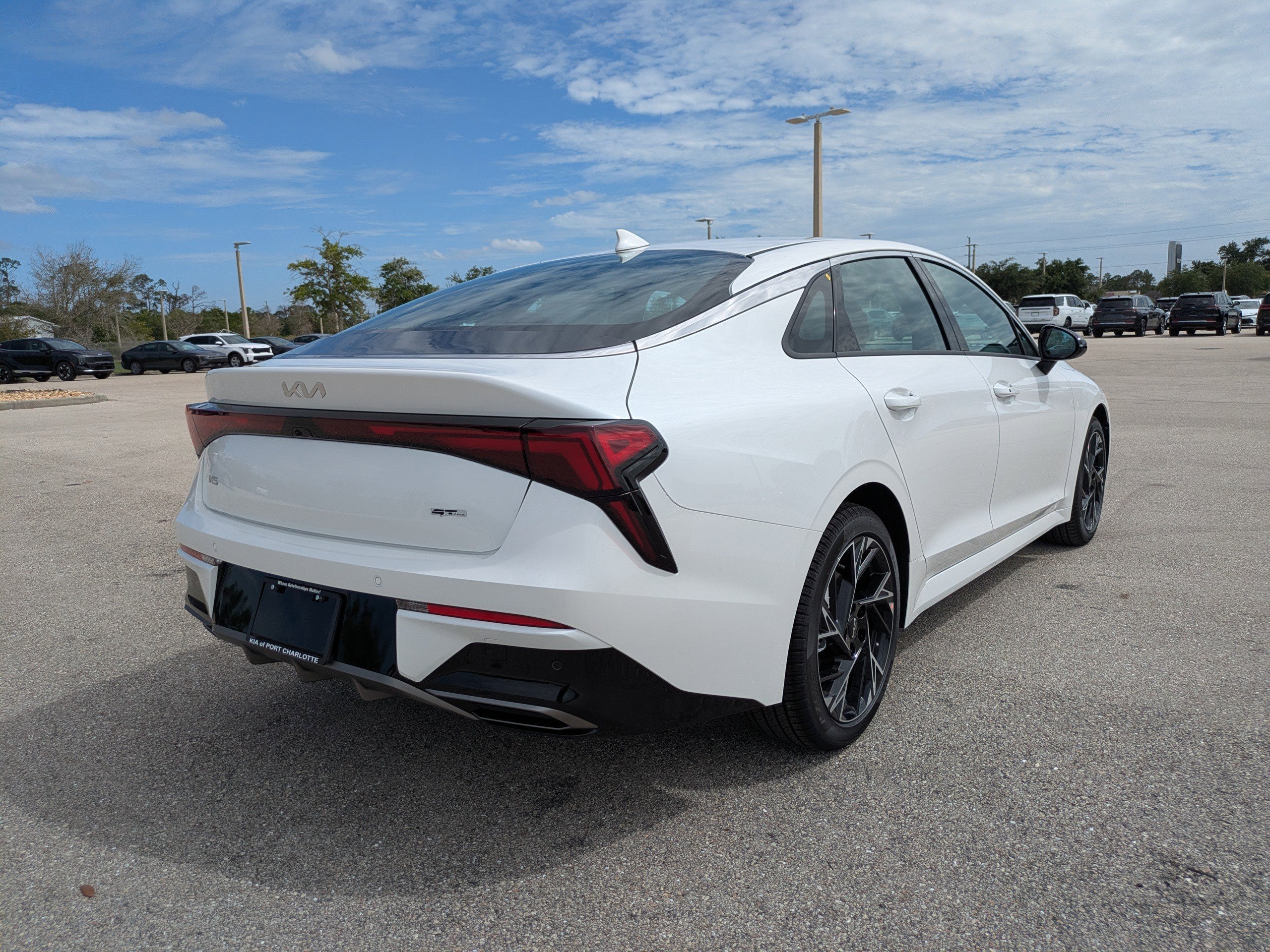 New 2026 Snow White Pearl Kia GT-Line FWD image 4