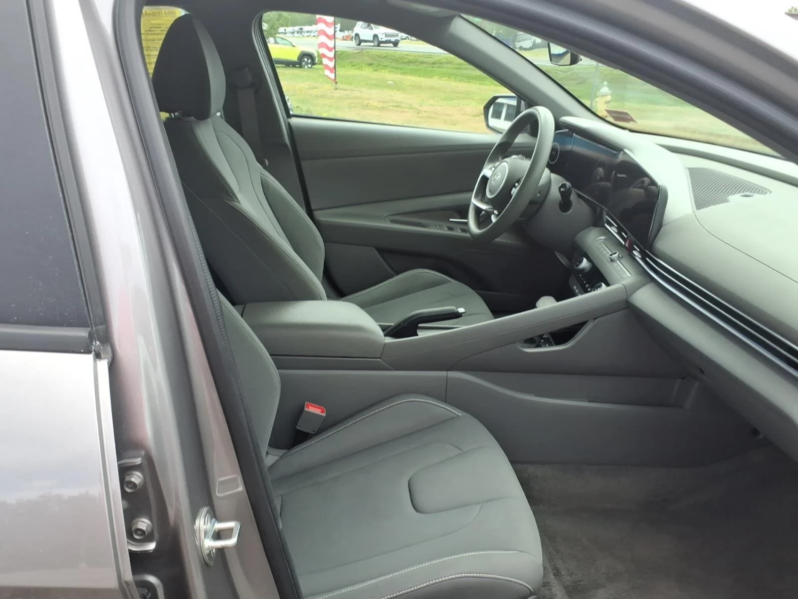 Used 2024 Fluid Metal Hyundai SEL image 16