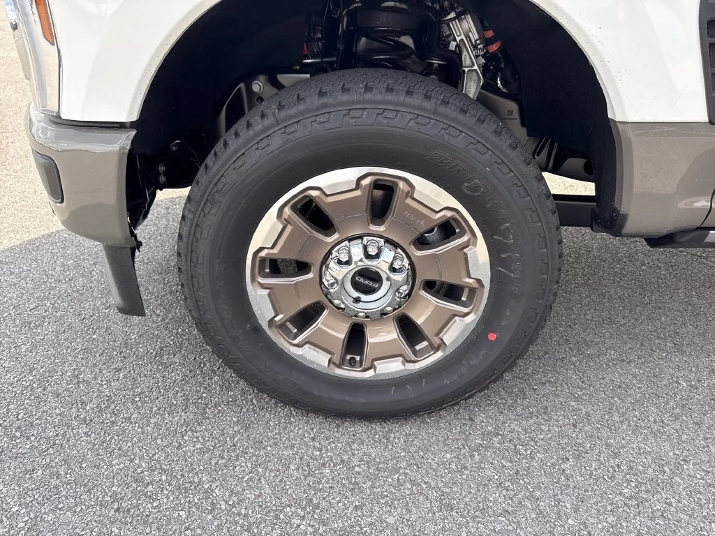 New 2026 Star White Metallic Tri-Coat Ford F-250® King Ranch® image 17