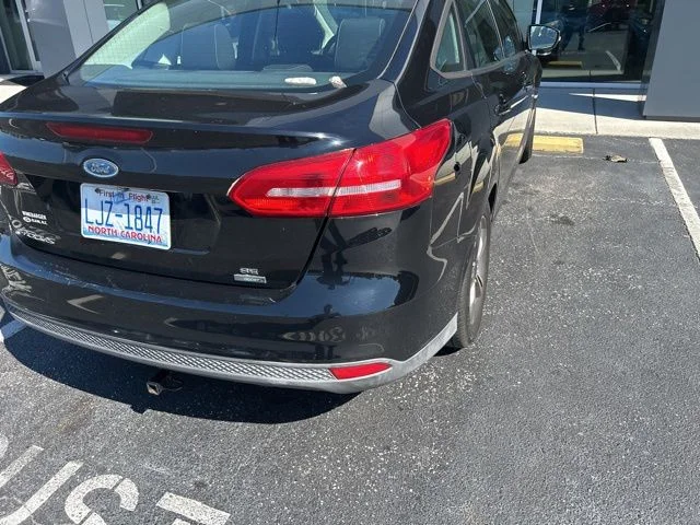 Used 2016 Black Ford SE image 11