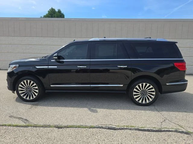 Used 2019 Black Metallic Lincoln Reserve image 10