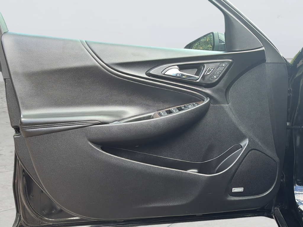 Used 2019 Black Chevrolet Premier image 28