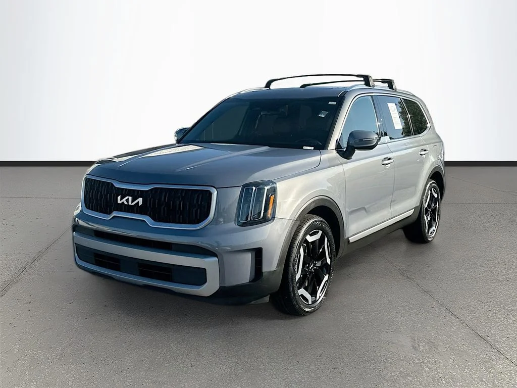 Certified Used 2024 Silver Kia EX image 3