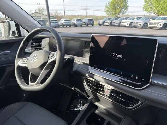 New 2026 Pure White Volkswagen 2.0T SE image 37