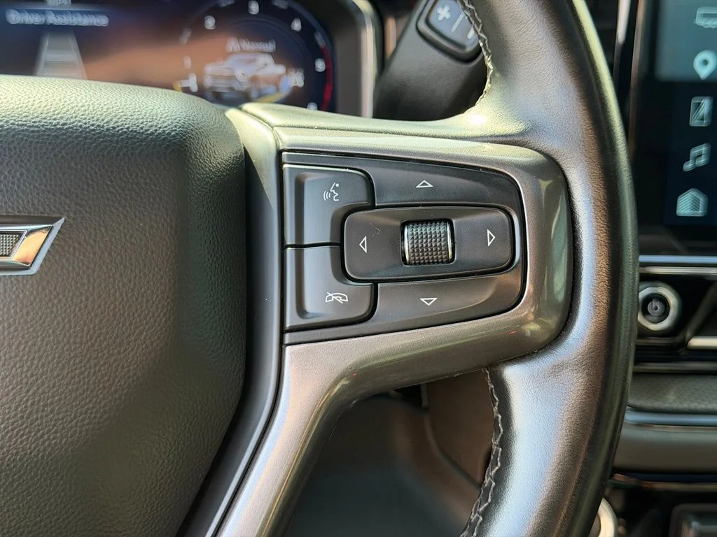Used 2025 Gray Chevrolet ZR2 image 19