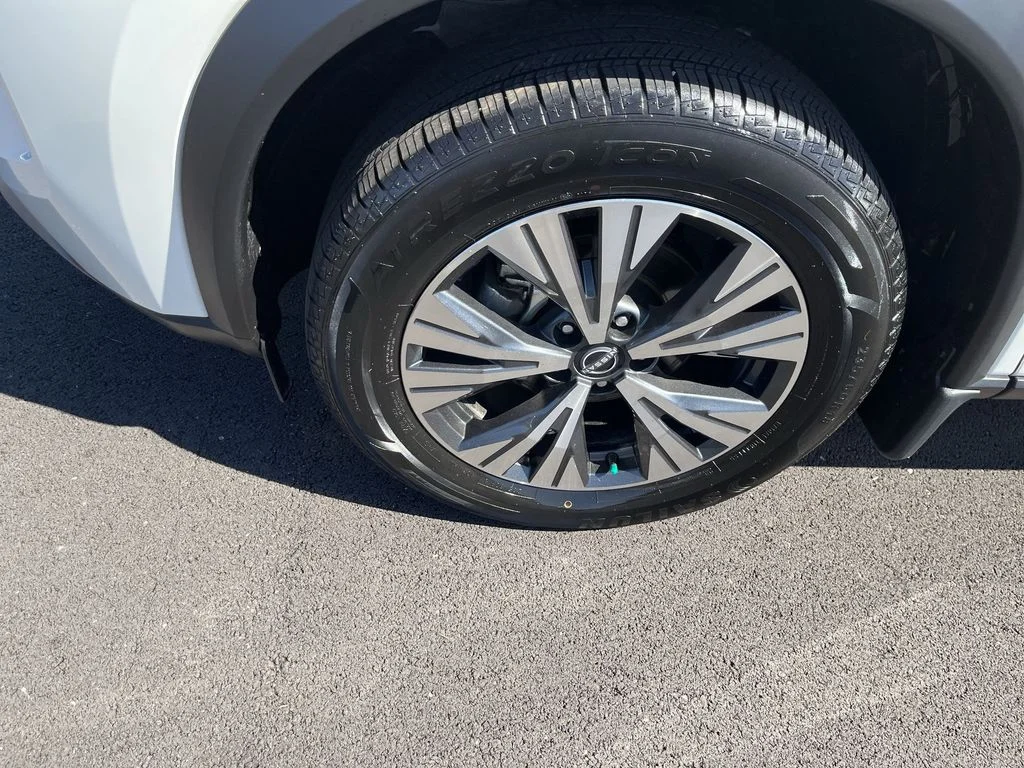 Used 2023 White Nissan SV image 10