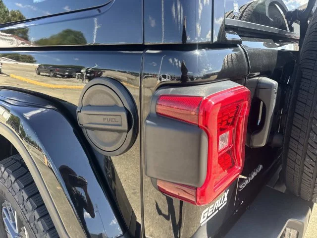 Used 2025 Black Jeep Sahara image 15