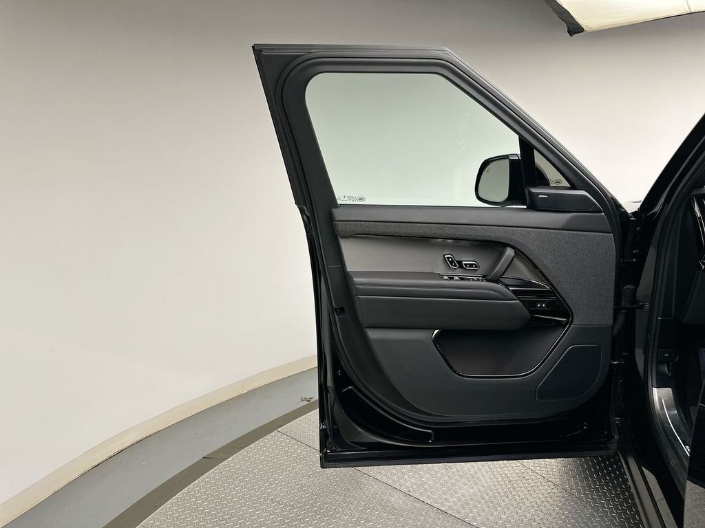 Certified Used 2025 Santorini Black Metallic Land Rover Dynamic SE image 21