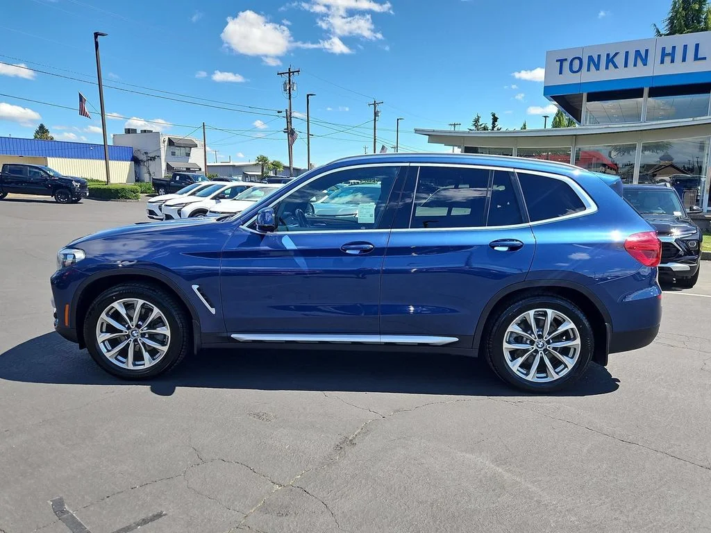 Used 2019 Phytonic Blue Metallic BMW xDrive30i image 3