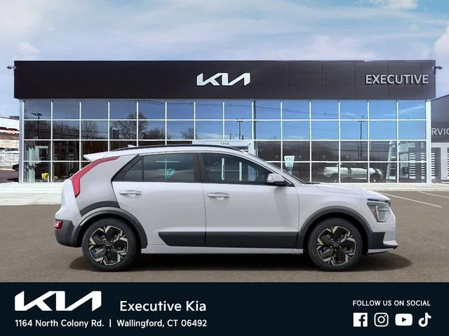 New 2026 White Kia Wave image 7