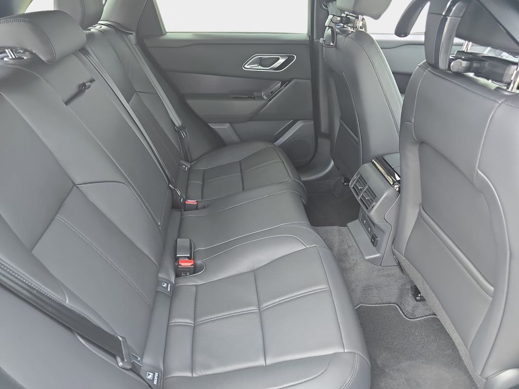 New 2026 Arroios Grey Land Rover Dynamic SE image 11