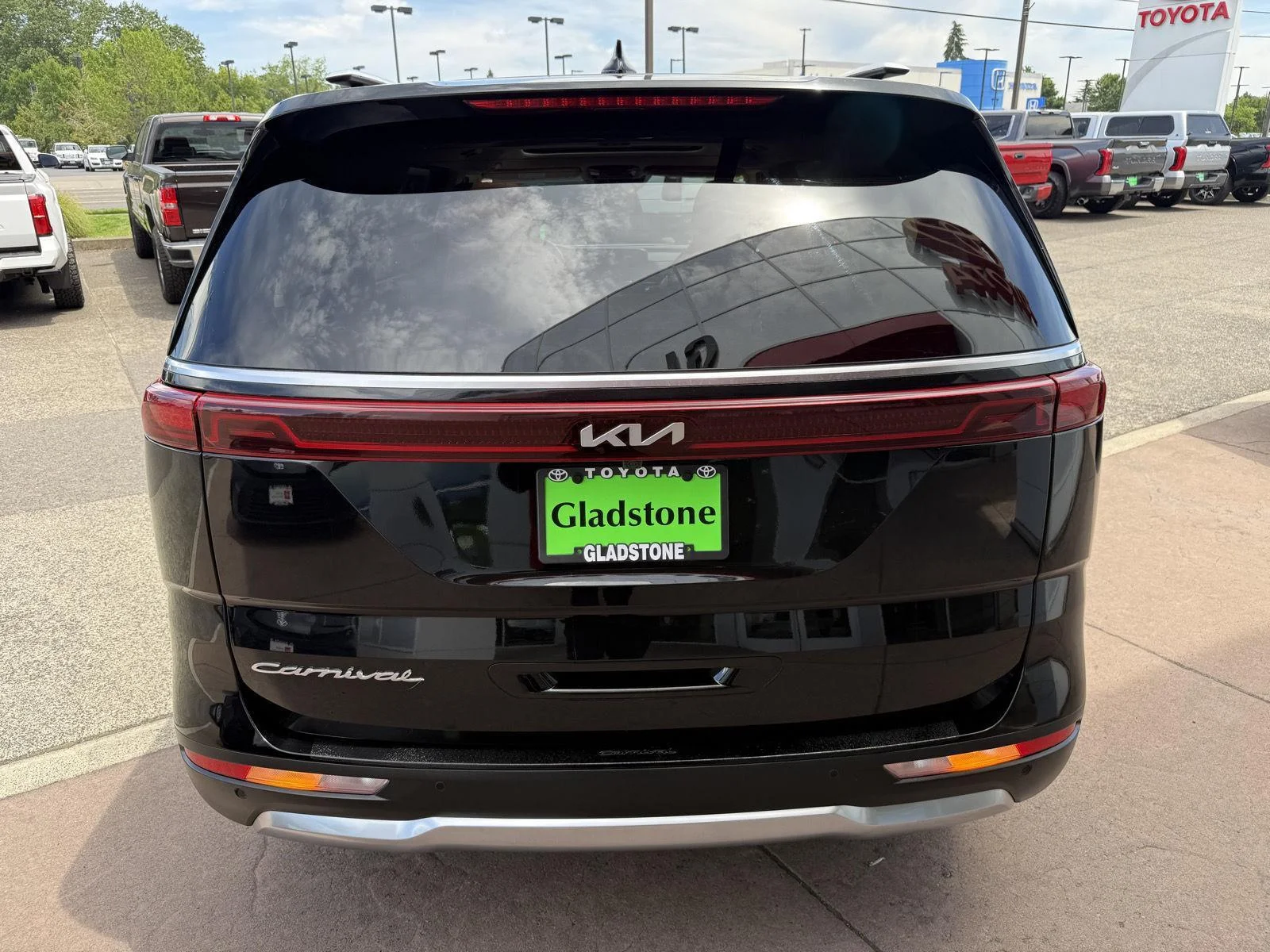 Used 2022 Aurora Black Kia SX Prestige image 5