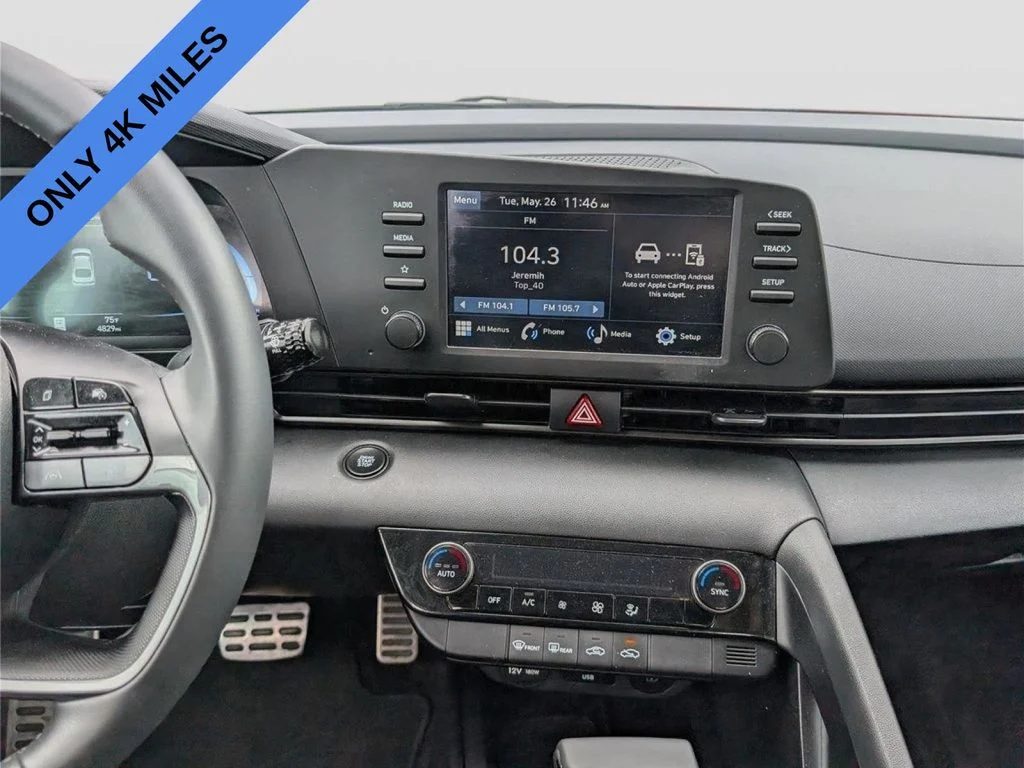 Used 2026 Silver Hyundai SEL Sport image 17