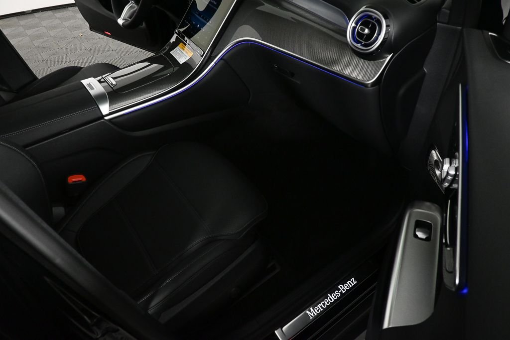 New 2026 Black Mercedes-Benz GLC 300 image 22