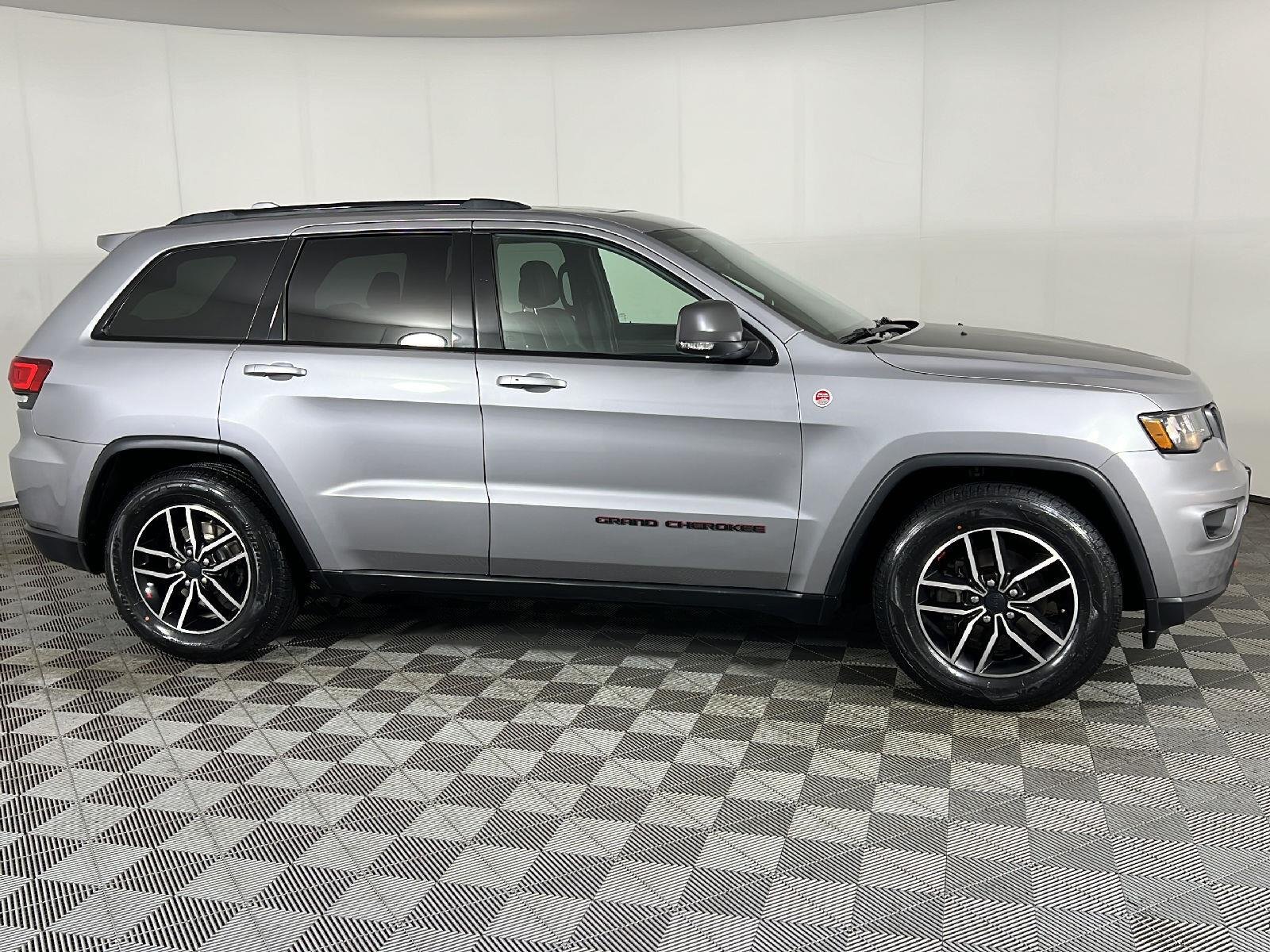 Used 2020 Billet Silver Metallic Clearcoat Jeep Trailhawk image 2