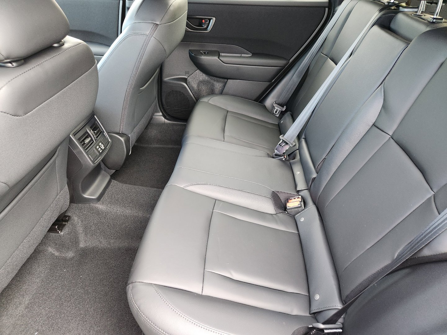 New 2026 CRYSTAL WHITE PEARL Subaru Premium image 24