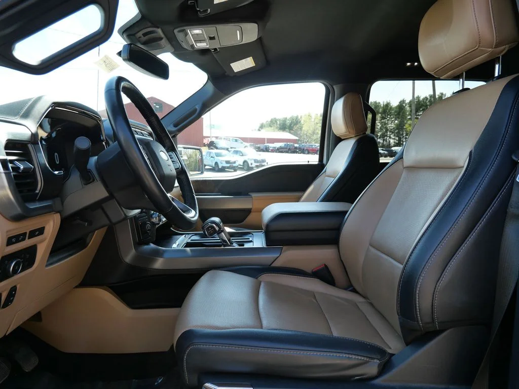 Used 2022 White Ford Lariat image 8
