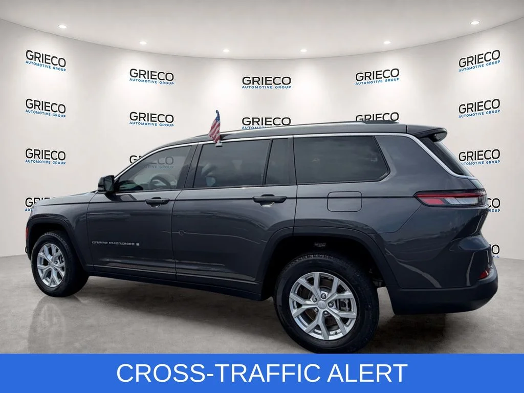 Used 2023 Gray Jeep Limited image 5