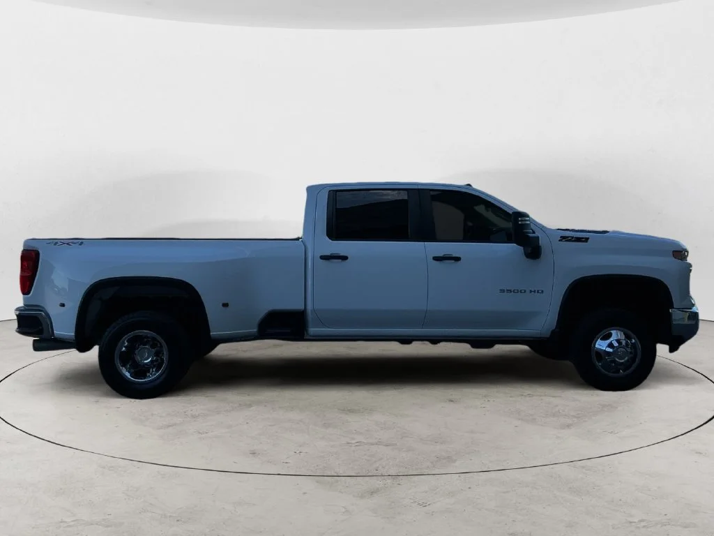 Used 2024 Summit White Chevrolet WT DRW image 7